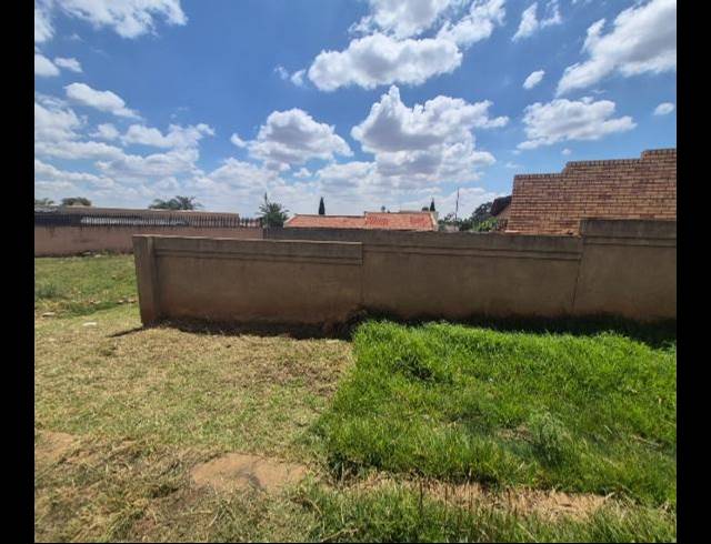 LAND FOR SALE IN LENASIA SOUTH